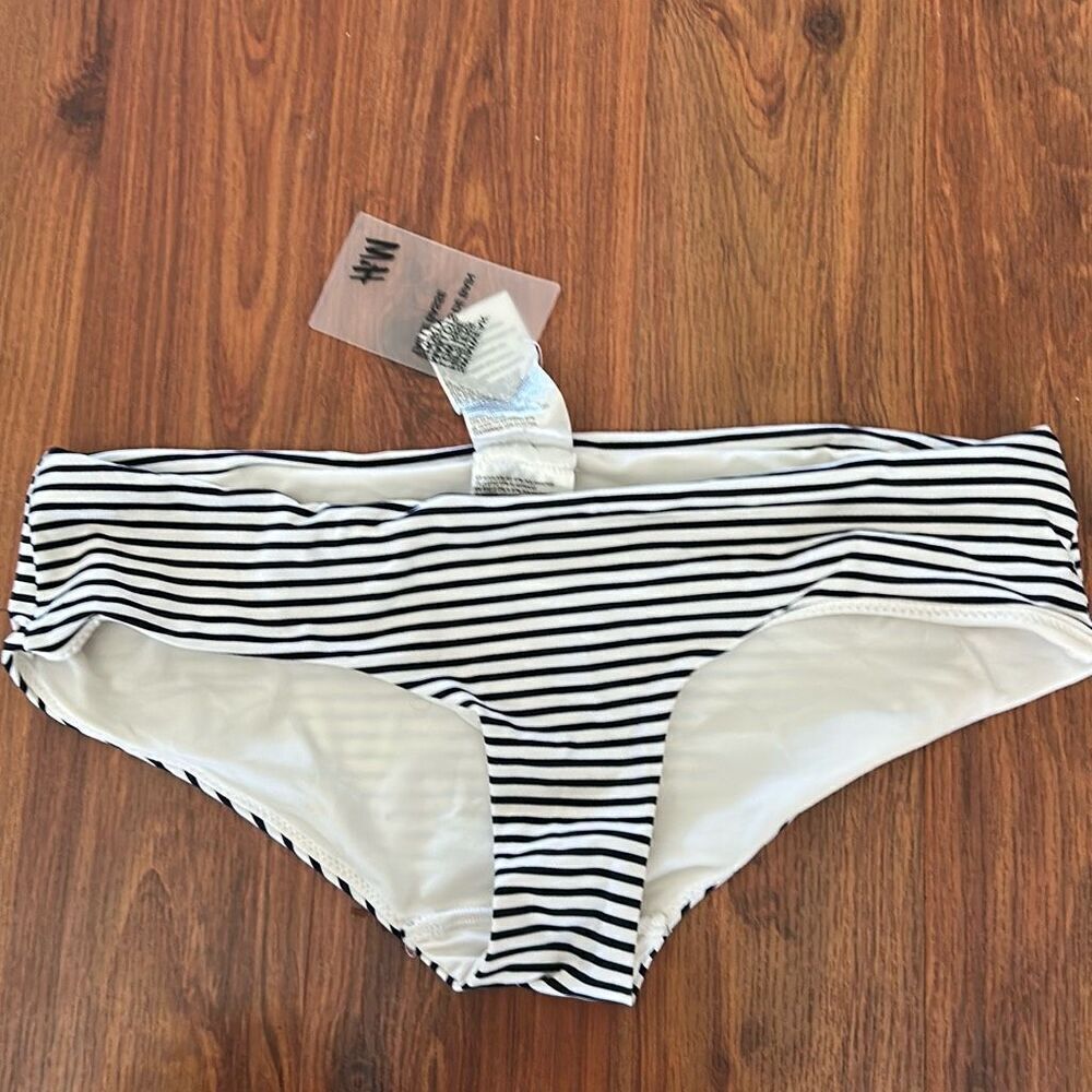 NWT H & M navy and white striped low-cut bikini bottom size 4